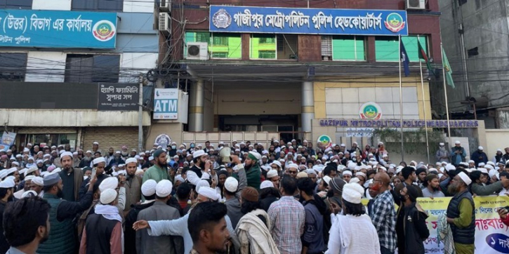জোড় ইজতেমার দাবিতে সাদপন্থিদের বিক্ষোভ জোড় ইজতেমার দাবিতে সাদপন্থিদের বিক্ষোভ