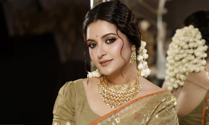 ‘আমার পঞ্চাশ বছর বয়সী লুকটা দেখার অপেক্ষায় আছি’