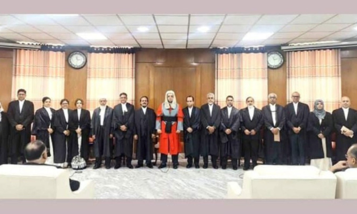 শপথ নিলেন ২১ বিচারপতি