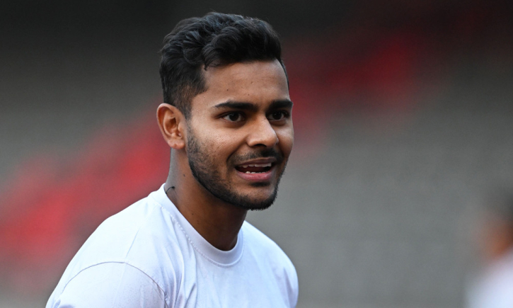 দেশি বনাম বিদেশি খেলোয়াড় চিন্তা করলে জিততে পারবে না: শমিত