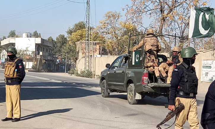 সীমান্তবর্তী অঞ্চলে পাকিস্তান সেনাবাহিনীর অভিযানে নিহত ২৩