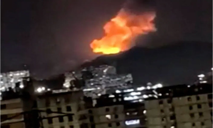 যুক্তরাষ্ট্রের সঙ্গে উত্তেজনা: ভেনেজুয়েলার রাজধানীতে ৭ বিস্ফোরণ