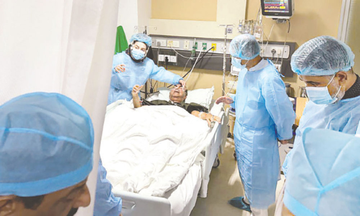 দুই দফা ব্রেন সার্জারি মির্জা আব্বাসের, পাশে প্রধানমন্ত্রী