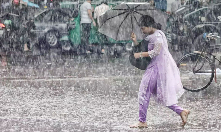 ৬ জেলায় ঝরতে পারে বৃষ্টি, নদীবন্দরে সতর্কতা