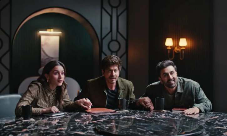 বিজ্ঞাপনে একসাথে শাহরুখ-আলিয়া-রণবীর, ভক্তদের যে দাবি