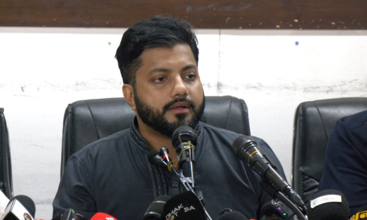 ইশরাক হোসেনের পদত্যাগপত্র গ্রহণ, প্রজ্ঞাপন জারি