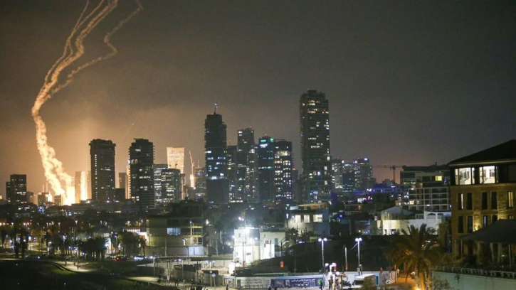 ফের ক্ষেপণাস্ত্র ছুড়েছে ইরান, নিরাপদ আশ্রয় খুঁজছে ইসরাইলিরা