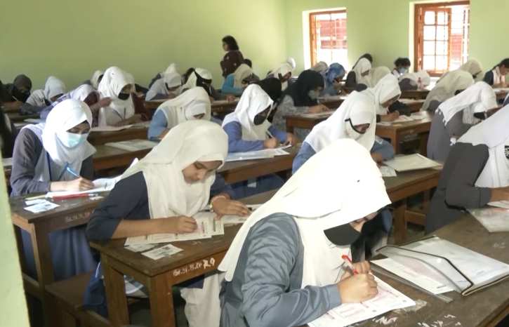 আজকের এইচএসসি পরীক্ষা স্থগিত ঘোষণা আজকের এইচএসসি পরীক্ষা স্থগিত ঘোষণা