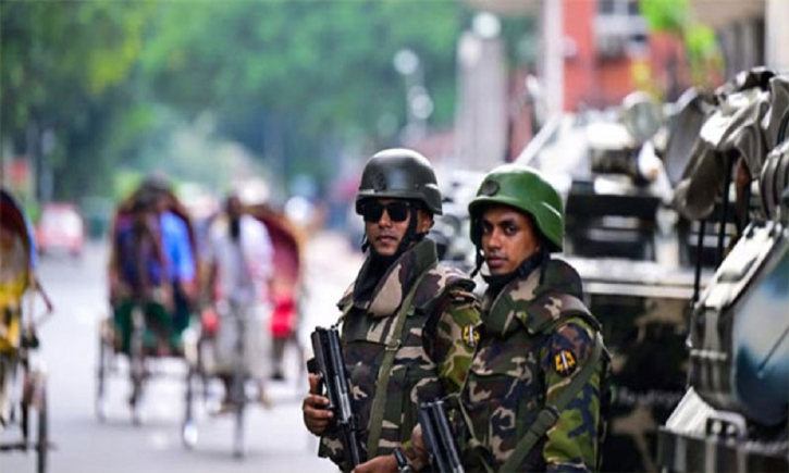 ‘নতুন সরকারের নির্দেশনা পেলে ব্যারাকে ফিরবে সেনাবাহিনী’