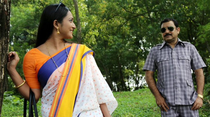 অনুদান প্রাপ্তির ৫ বছর পর এক প্রেক্ষাগৃহে মুক্তি! অনুদান প্রাপ্তির ৫ বছর পর এক প্রেক্ষাগৃহে মুক্তি!