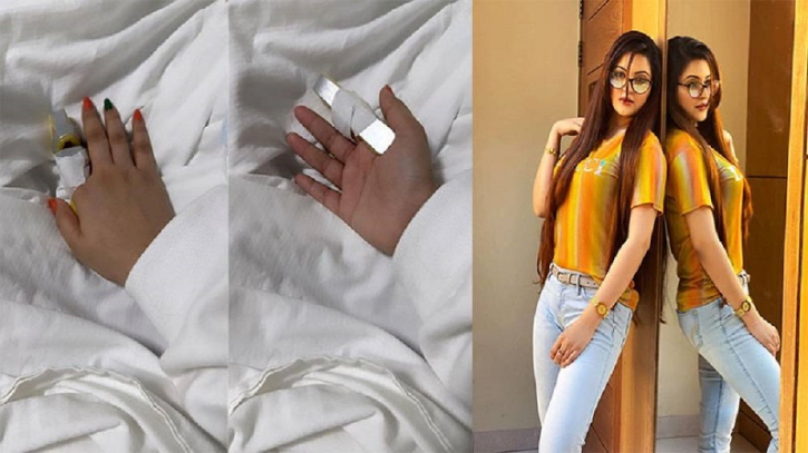 আঙুল মচকিয়ে হাসপাতালে পরীমনি আঙুল মচকিয়ে হাসপাতালে পরীমনি