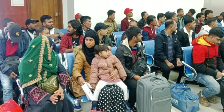 যুদ্ধবিধ্বস্ত লেবানন থেকে ফিরলেন ৮৫ বাংলাদেশি যুদ্ধবিধ্বস্ত লেবানন থেকে ফিরলেন ৮৫ বাংলাদেশি