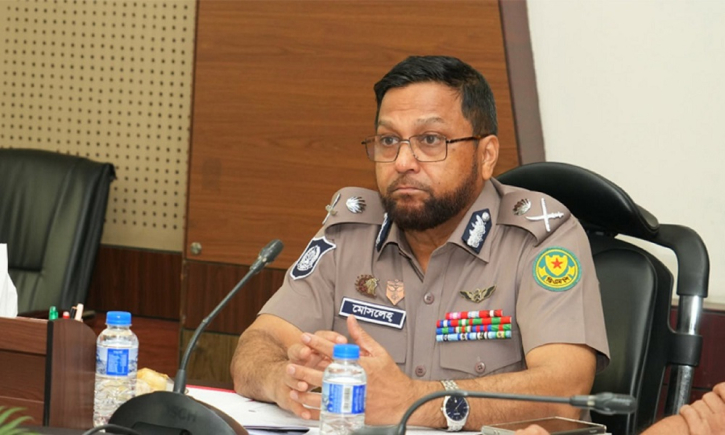 ব্যাটারিচালিত রিকশা তুলে দেয়ার বিষয়ে যে বার্তা দিলেন কমিশনার