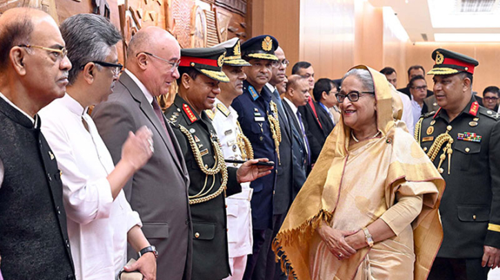 ৬ দিনের রাষ্ট্রীয় সফরে ঢাকা ছাড়লেন প্রধানমন্ত্রী