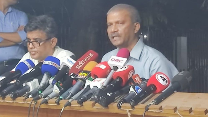 আইনশৃঙ্খলায় কঠোরতা চেয়েছে দলগুলো, সরকার চেয়েছে ঐক্য: আইন উপদেষ্টা
