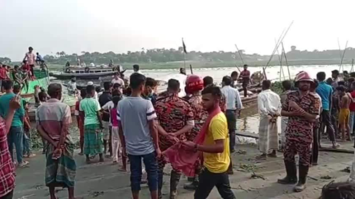 নবীনগরে নৌকা ডুবিতে দুইজনের মৃত্যু নবীনগরে নৌকা ডুবিতে দুইজনের মৃত্যু
