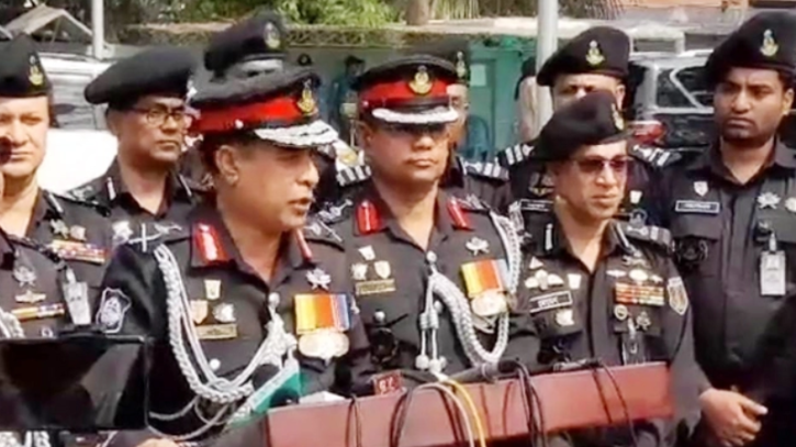 জঙ্গি ছিনিয়ে নেওয়ায় আমাদের ব্যর্থতা ছিল: র্যাব ডিজি জঙ্গি ছিনিয়ে নেওয়ায় আমাদের ব্যর্থতা ছিল: র্যাব ডিজি