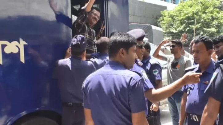 শেখ হাসিনার গাড়িবহরে হামলায় এমপিসহ ৪ জনের যাবজ্জীবন শেখ হাসিনার গাড়িবহরে হামলায় এমপিসহ ৪ জনের যাবজ্জীবন