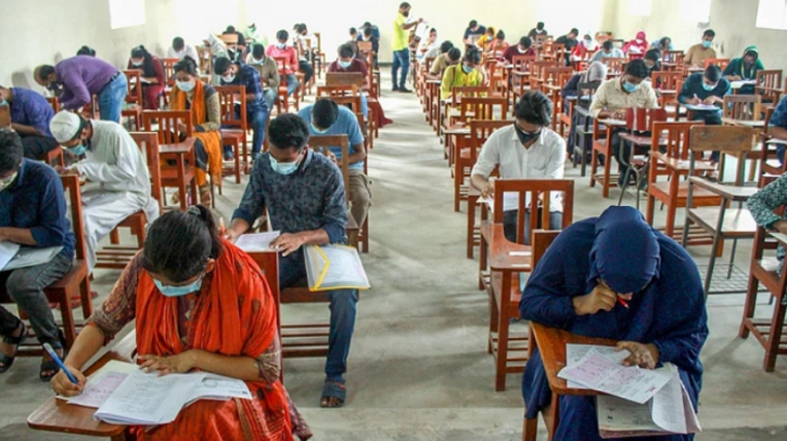 স্থগিতই থাকল ঢাবির পরীক্ষায় কান-মুখ খোলা রাখার নোটিশ