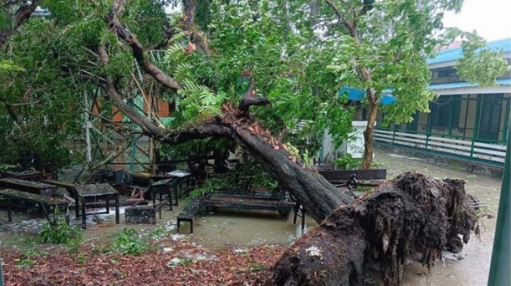 মোখার তাণ্ডবে লণ্ডভণ্ড মিয়ানমারের রাখাইন রাজ্য মোখার তাণ্ডবে লণ্ডভণ্ড মিয়ানমারের রাখাইন রাজ্য