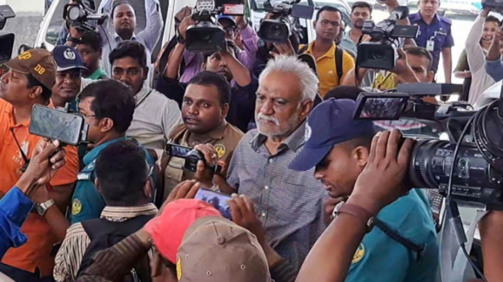 অবশেষে গ্রেফতার পালিয়ে থাকা বিএনপি নেতা চাঁদ অবশেষে গ্রেফতার পালিয়ে থাকা বিএনপি নেতা চাঁদ