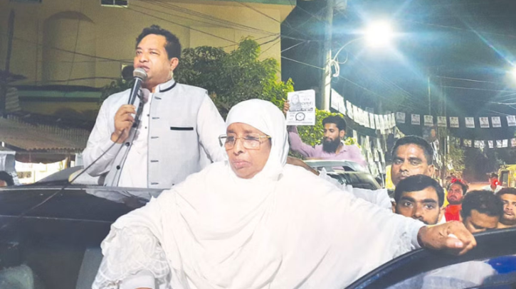 জয়ের পথে জাহাঙ্গীরের মা জায়েদা খাতুন জয়ের পথে জাহাঙ্গীরের মা জায়েদা খাতুন