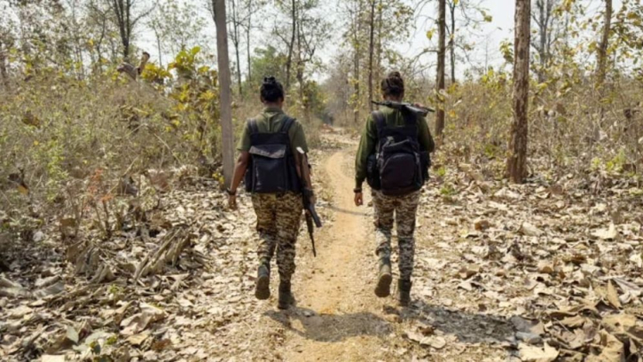 ভারতীয় সেনাবাহিনীর অভিযানে ৩১ মাওবাদী নিহত ভারতীয় সেনাবাহিনীর অভিযানে ৩১ মাওবাদী নিহত