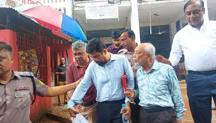 অর্থ আত্মসাৎ মামলায় ৪ ব্যাংক কর্মকর্তার ২০ বছরের জেল অর্থ আত্মসাৎ মামলায় ৪ ব্যাংক কর্মকর্তার ২০ বছরের জেল