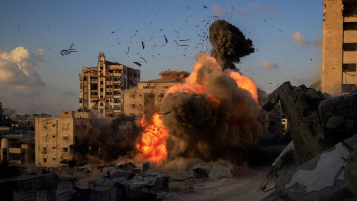 গাজায় নতুন করে ইসরাইলি হামলা, নিহত বেড়ে ১০০ গাজায় নতুন করে ইসরাইলি হামলা, নিহত বেড়ে ১০০