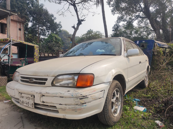 আখাউড়ায় মালিকবিহীন প্রাইভেটকার জব্দ আখাউড়ায় মালিকবিহীন প্রাইভেটকার জব্দ