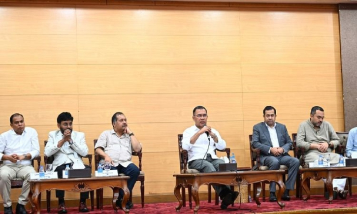 গণমাধ্যমের টুঁটি চেপে ধরার পরিবেশ নেই: প্রধানমন্ত্রী