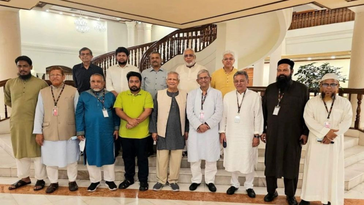 ফ্যাসিবাদ মোকাবিলায় ঐক্য: অন্তর্বর্তী সরকারের পাশে সব রাজনৈতিক দল