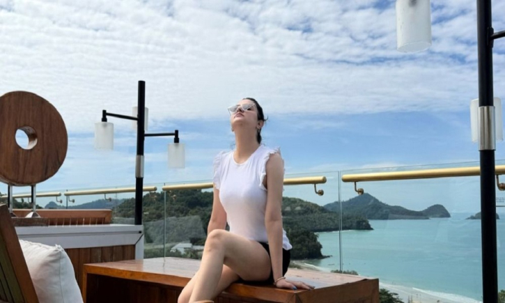 শীতে উত্তাপ ছড়াল পরীমনির ‘শীত নাই’ পোস্ট