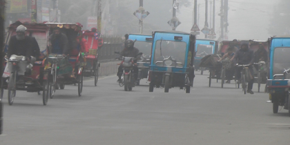 হাড়কাঁপানো শীতে কাপছে উত্তরের জনপদ