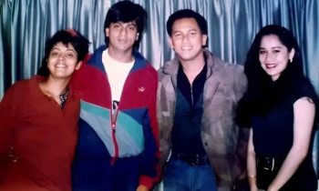 সালমানের রুমে ফুল নিয়ে আসেন শাহরুখ!