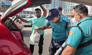 রাজধানীজুড়ে নিরাপত্তা জোরদার, মোড়ে মোড়ে গাড়ি তল্লাশি