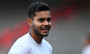 দেশি বনাম বিদেশি খেলোয়াড় চিন্তা করলে জিততে পারবে না: শমিত দেশি বনাম বিদেশি খেলোয়াড় চিন্তা করলে জিততে পারবে না: শমিত