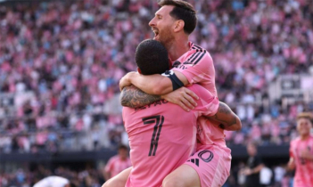 মেসির জোড়া অ্যাসিস্টে প্রথম এমএলএস কাপ জিতল মায়ামি মেসির জোড়া অ্যাসিস্টে প্রথম এমএলএস কাপ জিতল মায়ামি