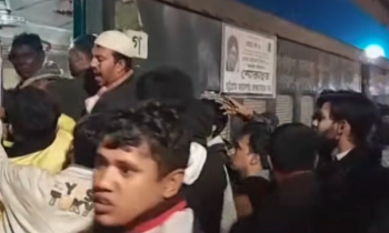 খালেদা জিয়ার জানাজায় অংশ নিতে সারাদেশ থেকে ঢাকায় মানুষের ঢল খালেদা জিয়ার জানাজায় অংশ নিতে সারাদেশ থেকে ঢাকায় মানুষের ঢল