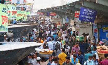 সদরঘাটে পুরোনো ভিড়, বাস টার্মিনালেও চাপ