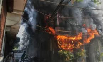 দিল্লির হোটেলে আগুন, ঘুমন্ত অবস্থায় ২১ জনের মৃত্যু