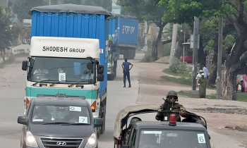 সেনাবাহিনীর কঠোর নিরাপত্তায় রূপপুরের পথে ইউরেনিয়াম সেনাবাহিনীর কঠোর নিরাপত্তায় রূপপুরের পথে ইউরেনিয়াম
