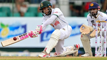 ব্যাটিং স্বর্গে ব্যর্থ টাইগাররা, প্রথম দিনেই হারাল ৮ উইকেট