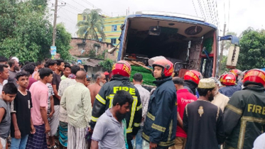 বগুড়ায় বাসচাপায় ৬ দিনমজুর নিহত বগুড়ায় বাসচাপায় ৬ দিনমজুর নিহত