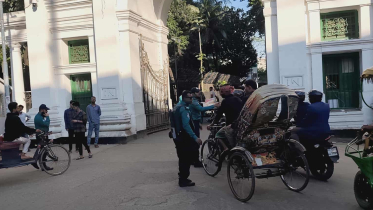 মানবতাবিরোধী অপরাধ হাসিনার রায়: কড়া নিরাপত্তার চাদরে রাজধানী মানবতাবিরোধী অপরাধ হাসিনার রায়: কড়া নিরাপত্তার চাদরে রাজধানী