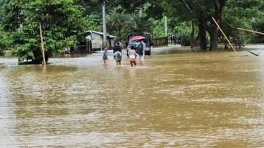 খাগড়াছড়িতে বন্যায় সাজেকে আটকা ২৫০ পর্যটক