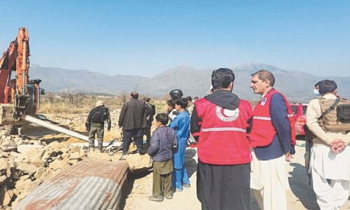 পাকিস্তানের বিমান হামলায় আফগানিস্তানে নিহত বেড়ে ৮০ পাকিস্তানের বিমান হামলায় আফগানিস্তানে নিহত বেড়ে ৮০