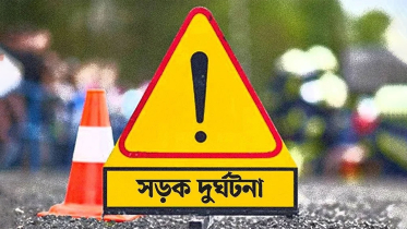 নোয়াখালীতে নিয়ন্ত্রণ হারিয়ে মাইক্রোবাস খালে, নিহত ৭