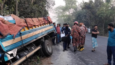 সকালেই দুই জেলায় সড়কে ঝরল ৫ প্রাণ