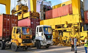 কনটেইনার পরিবহনের ৯৬ শতাংশ হয় সড়কপথে কনটেইনার পরিবহনের ৯৬ শতাংশ হয় সড়কপথে